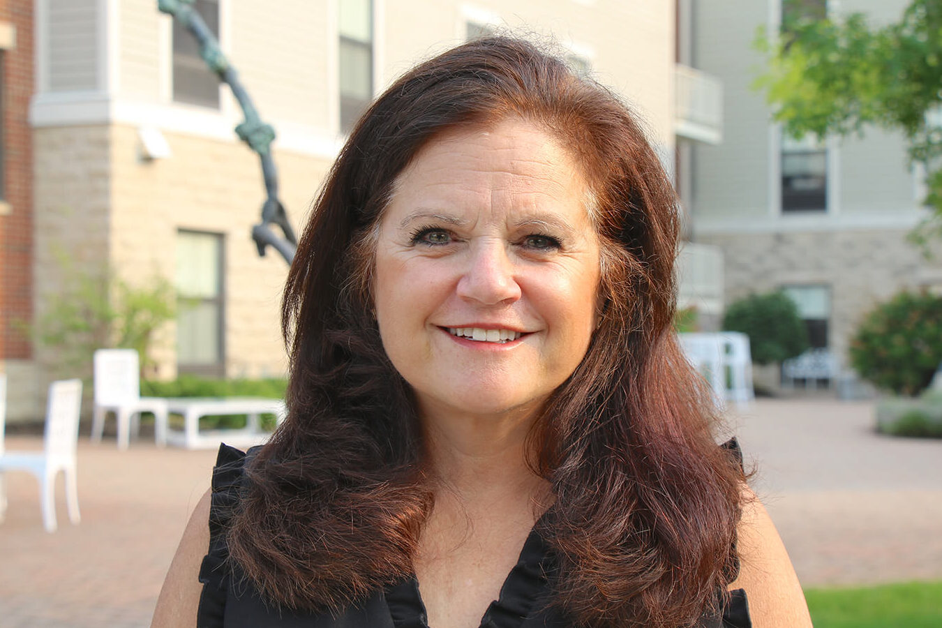 Headshot of CEO and Executive Director, Dee Anders.