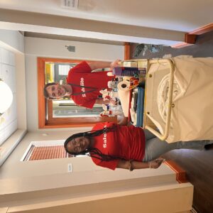 Safelite volunteers helping with housekeeping at RMHC of Central Ohio