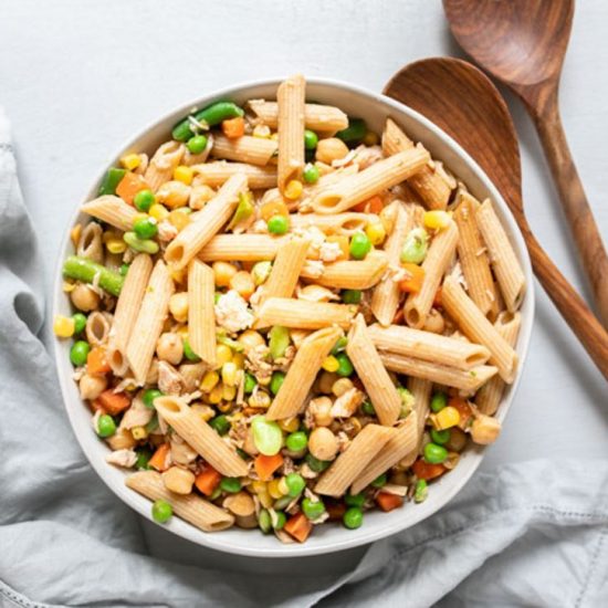 EasyPastaSaladwithChickenandVegetablesRecipe_600x450-2